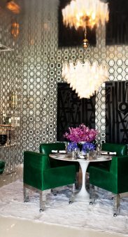 دکوراسیون مدرن 18 bhg art deco wallpaper sitting room102803335 9a33911cfc0a4db1bed2ef65cc9c132d scaled