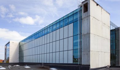 playing-with-translucency-and-transparency-balancing-natural-lighting-with-high-performance-panels_11